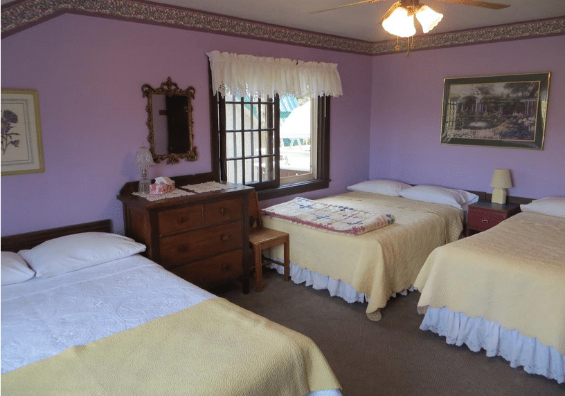מלונות בשמורת ווטרטון - Northland Lodge