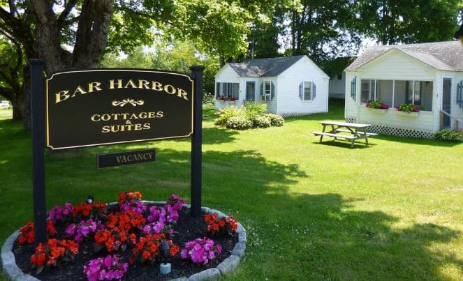 מלונות בעיירה בר הרבור (אקדיה) - מלון Bar Harbor Cottages & Suites