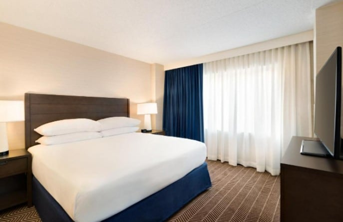 מלונות בעיר בוסטון - Embassy Suites Boston at Logan Airport